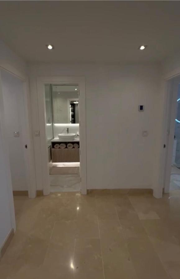 Appartamento El Oasis De With Sea View Marbella